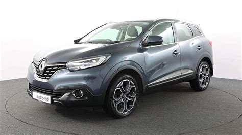 Tematinis foto Renault Kadjar parkuojamas lauke