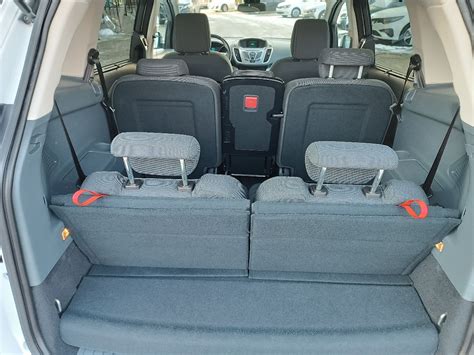 Ford Grand C-MAX interjero nuotrauka su sėdynėmis