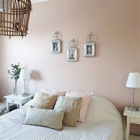 Interjero detalė, nudažyta spalva F420, Tikkurila, rausvi interjerai