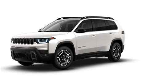 Žmonių nuotrauka, apžiūrinėjančių senesnį Jeep Cherokee 2.5 modelį