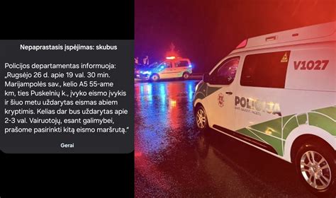 Tematinė nuotrauka: policijos automobiliai avarijos vietoje, uždarytas kelias, spūstis