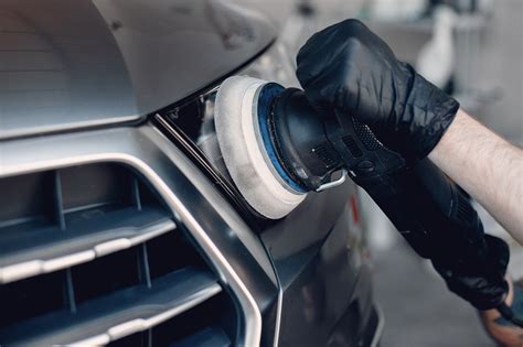 Tematinė nuotrauka: automobilių poliravimo procesas