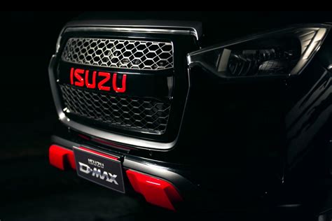 Tematinė nuotrauka: „Isuzu D-Max“ dizaino elementai (ratlankiai, bamperis, spoileris)