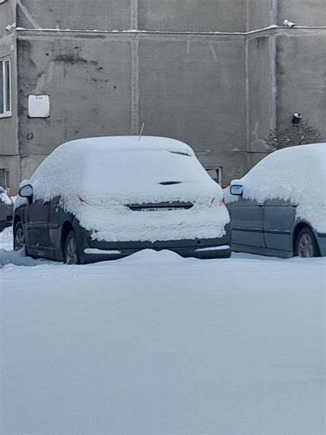 Automobilio kamera, užteršta purvu ar sniegu