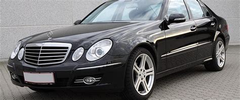 Mercedes-Benz W211 E 220 CDI variklio skyriaus schema su DPF filtro vieta