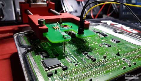 schematiškas litavimo pavyzdys ant automobilio elektronikos plokštės