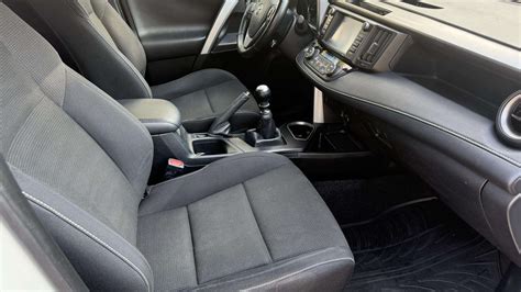 Pirmos kartos Toyota RAV4 dizainas ir interjeras