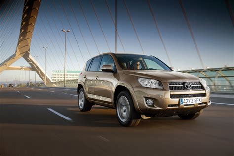 Trečios kartos Toyota RAV4 eksterjeras