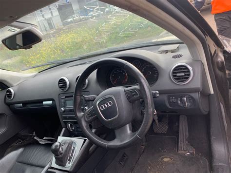 Audi A3 (8P) interjero vaizdas su priekine panele
