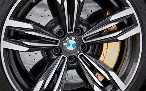 Originalių BMW ratlankių vizualizacija ir techninė schema