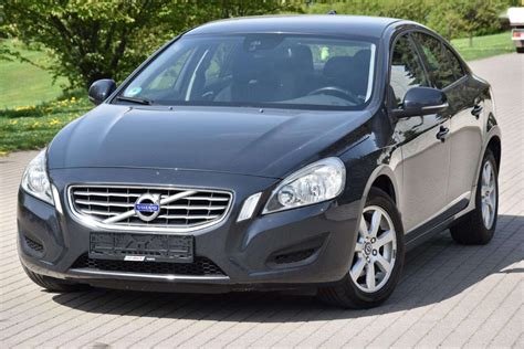 Teminė nuotrauka: Volvo S60, sedanų modelis