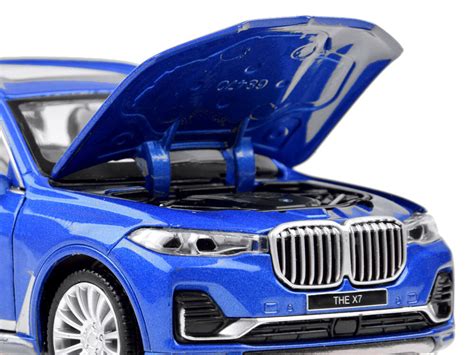 BMW X7 žaislinio automobilio matmenys ir baterijų talpa