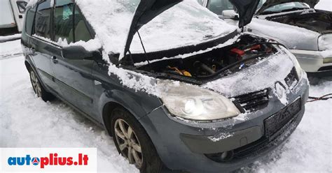 Tematinė nuotrauka: „Renault Scenic“ automobilis su veikiančiu kondicionieriumi