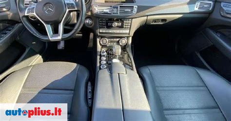 Teminė nuotrauka: guminės detalės automobilių interjere ir eksterjere