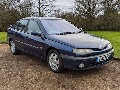 Infografika: Atsarginių ratų pasirinkimo kriterijai Renault Laguna 2000 m.