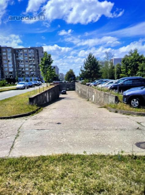 Teminė nuotrauka, vaizduojanti požeminį garažą