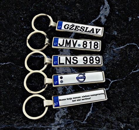 Tematinė nuotrauka su automobilio valstybiniais numeriais