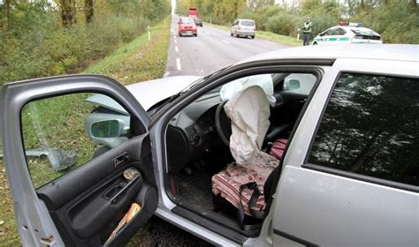 Teminė nuotrauka su automobiliu ir priekaba Vokietijos kelyje