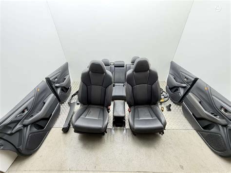 Subaru Outback interjeras, salono apdaila ir prietaisų skydelis