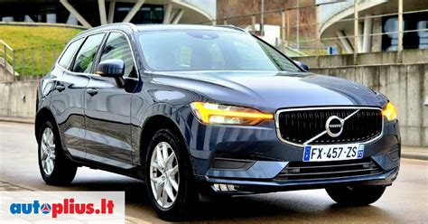 Automobiliai pakrauti ant tralo