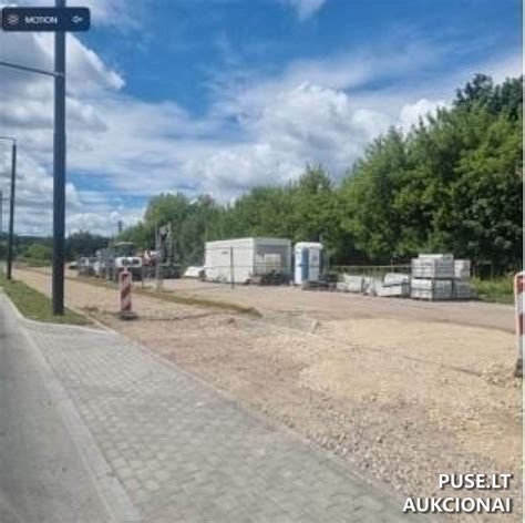 Teminė nuotrauka: sausakimša automobilių stovėjimo aikštelė