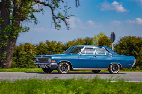 Opel Admiral interjeras