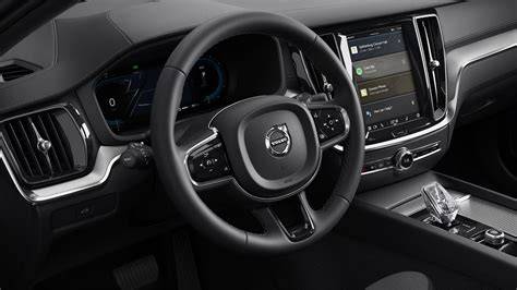 Volvo S60 dydžių palyginimo infografika