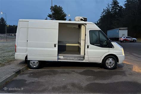 Ford Transit krovinių skyrius su išmatavimais