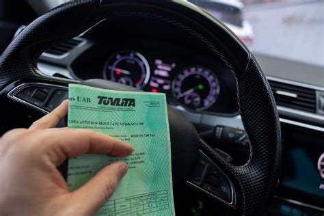 Teminė nuotrauka, vaizduojanti oro filtrą automobilyje