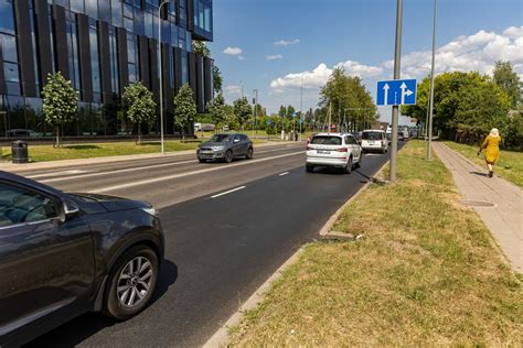 Vizualizacija: schema, rodanti skirtingas įmones ir jų veiklos sritis skirtingose Vilniaus gatvėse, su akcentu ant transporto sektoriaus.