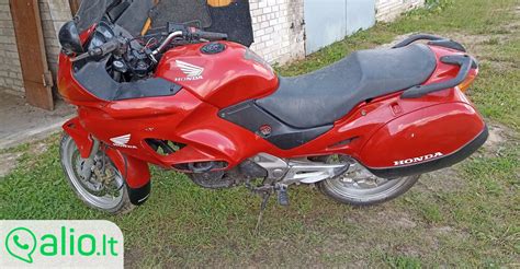 Motociklas Honda Deauville (kelioninis variantas)