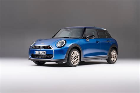 MINI Cooper 5-durų modelio eksterjero dizainas
