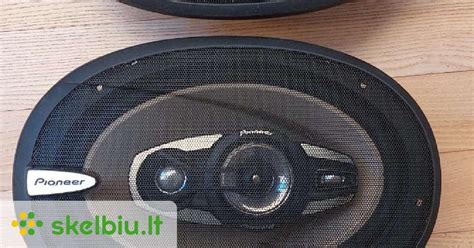 parduotuvės interjero nuotrauka su automobilio garso technika