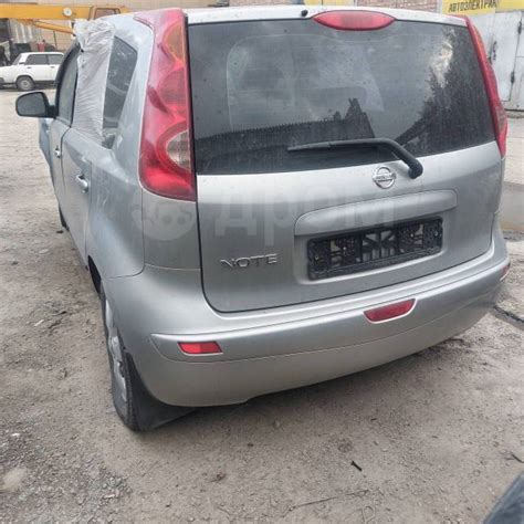 Nissan Note E11 keleivių salono saugiklių dėžės nuotrauka