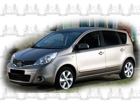 Nissan Note E11 variklio skyriaus saugiklių dėžės nuotrauka