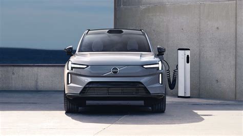 Vaizdas, demonstruojantis „Volvo EX90“ automobilio interjerą su akcentu ant saugos technologijų