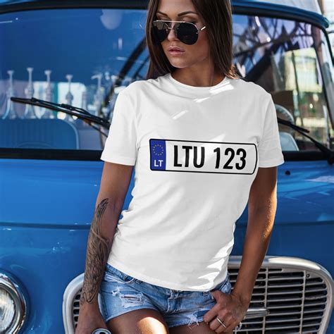 Nuotrauka su galutiniu rezultatu - apšviestu valstybiniu numeriu