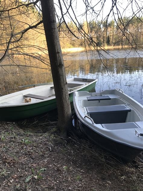 Žmonės plaukiojantys valtimi Almerės Noorderplassen ežere