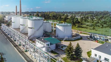 Nuotrauka, demonstruojanti REZAW-PLAST gamybos procesą arba gamyklą Europoje.