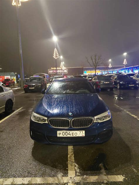 Nuotrauka, vaizduojanti stipriai apgadintus BMW ir Porsche automobilius po susidūrimo Ozo gatvėje.