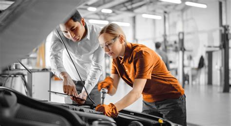 nuotrauka, vaizduojanti automobilių servisą su UAB 