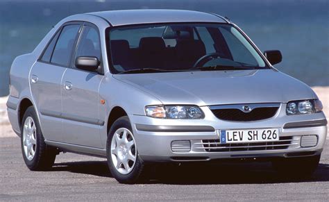 Schematinis vairo mechanizmo dalių išdėstymas Mazda 626