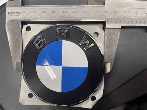 Istorinis BMW logotipas su Bavarijos spalvomis