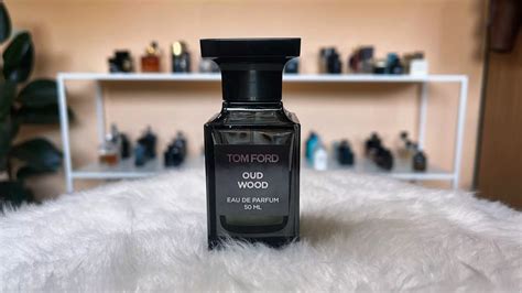 buteliukas su Tom Ford Oud Wood kvepalais