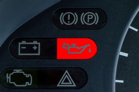 Alyvos slėgio lemputės simbolis