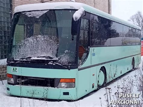 Tematinė nuotrauka: keleivinis autobusas stotyje