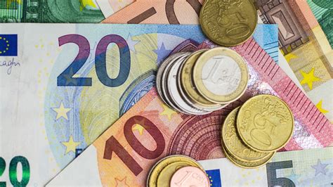 infografika su Euro standartų evoliucijos timeline nuo Euro 1 iki Euro 7