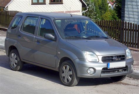 „Subaru Justy“ (2003-2007) išorės dizainas ir kompaktiškas kėbulas