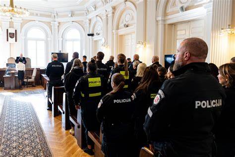 Policijos tyrimo arba teismo salės iliustracija