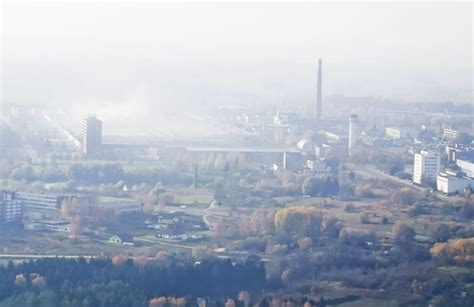 Tematinė nuotrauka: Smogas virš miesto